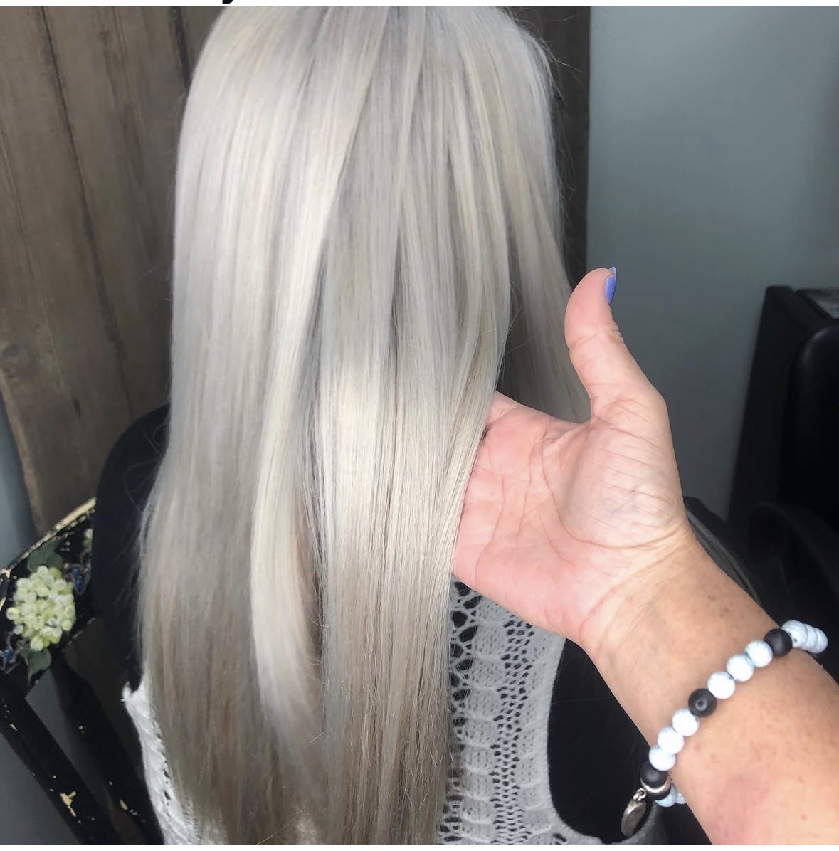 Brazillian Blowout w/ Gift